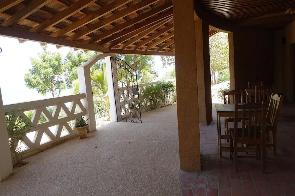Keur Marrakis Hotel M'Bour Exterior photo