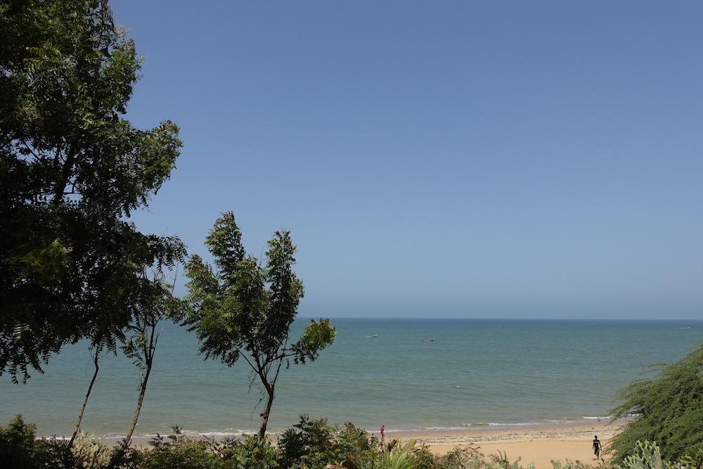 Keur Marrakis Hotel M'Bour Exterior photo