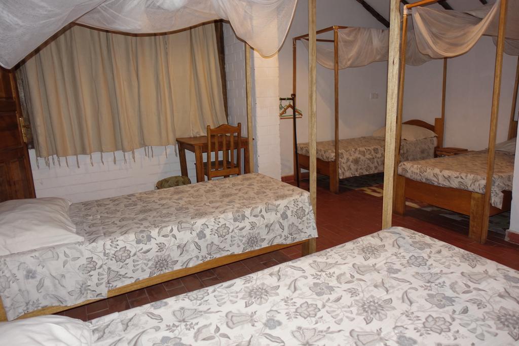 Keur Marrakis Hotel M'Bour Exterior photo